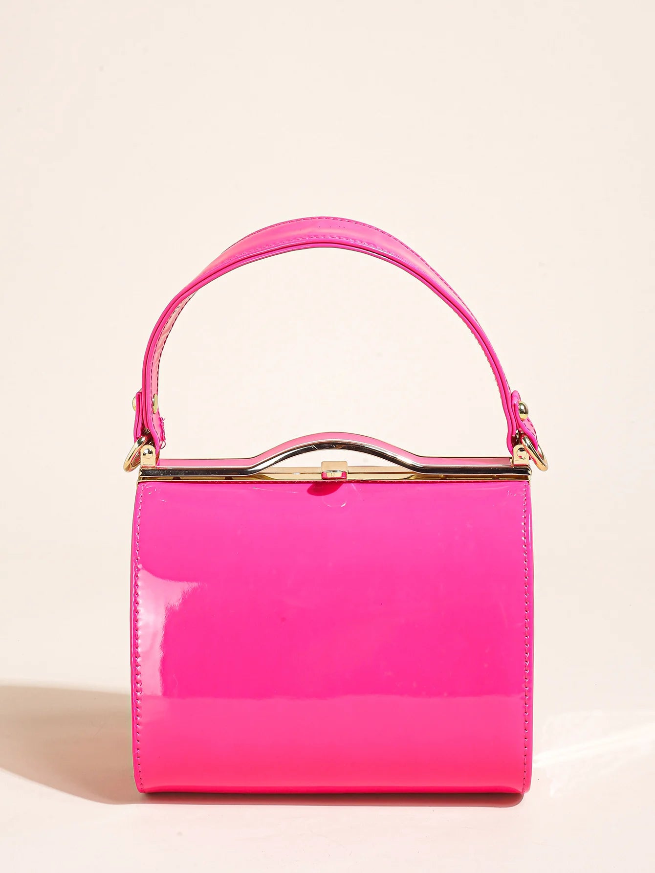 Cuir verni élégant et minimaliste